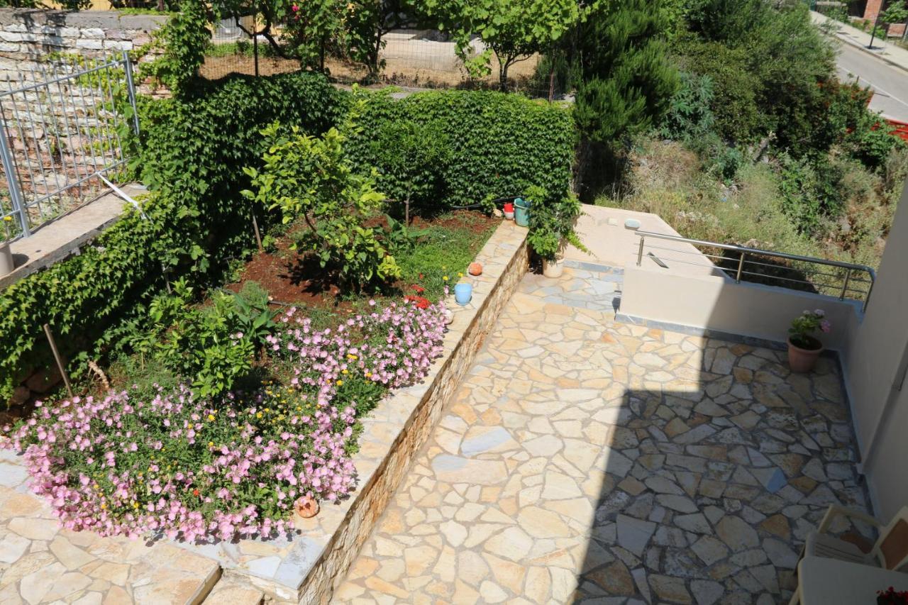Isabela * Sarandë