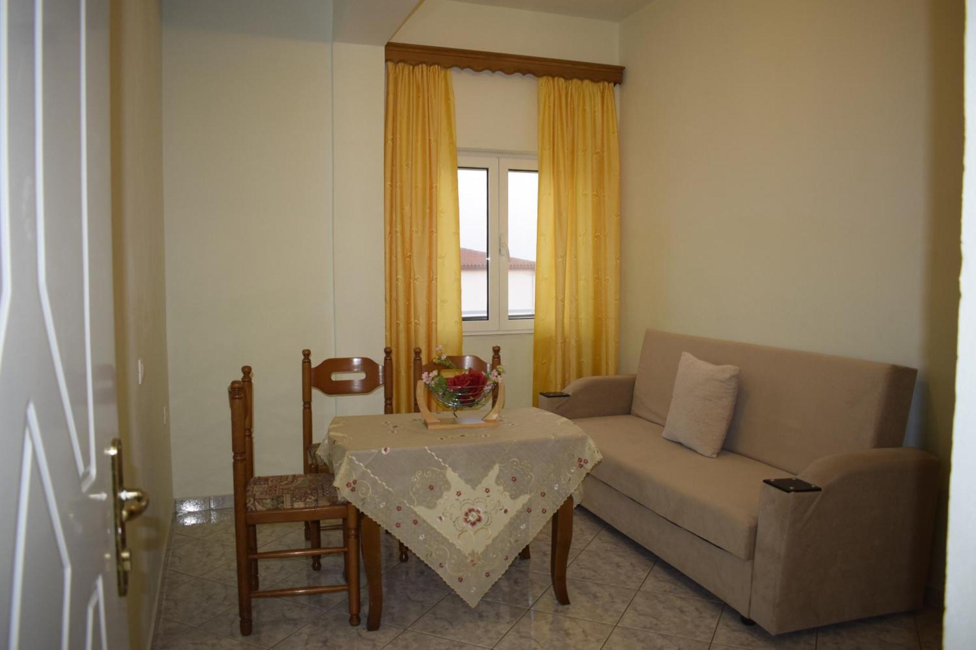 Isabela * Sarandë